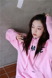 ​硬糖少女希林娜依·高