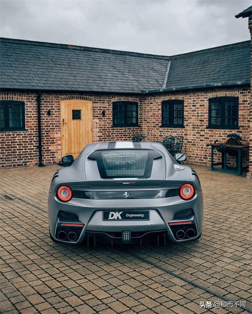 780匹的法拉利F12TDF,百公里加速2.9秒,开起来啥感觉?
