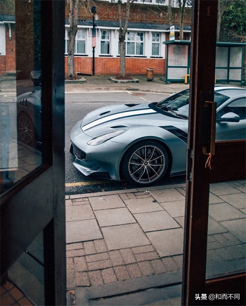 780匹的法拉利F12TDF,百公里加速2.9秒,开起来啥感觉?