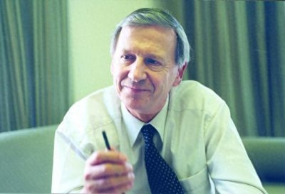 ​专访英国社会学家吉登斯：新冠是一场数字化大流行病