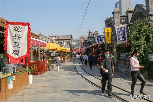 航拍白鹿原白鹿仓景区 建筑规模宏大业态丰富