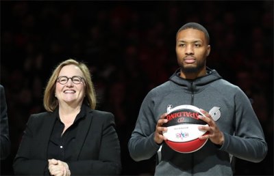 ​开拓者女老板乔迪 拒接利拉德的电话和邮件