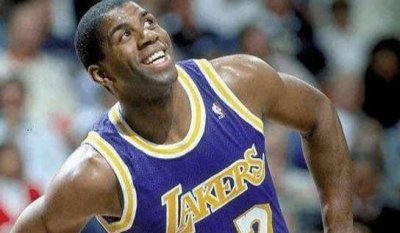 ​心疼！魔术师一家度假，女儿漂亮无比，儿子却让约翰逊头疼