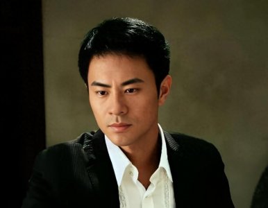​他出生演艺世家，长得是真帅，戏也好！前期不顺坚持梦想就会发光