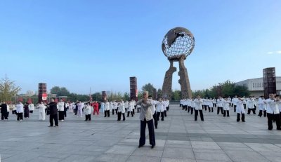 ​赵幼斌先生、赵亮老师临沂太极公益活动