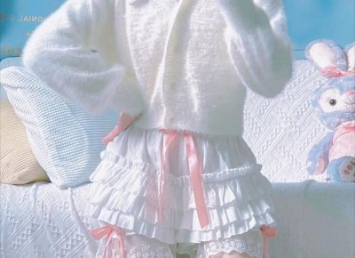 ​95后富婆家里3000套房(18岁少年喜欢上大龄富婆)