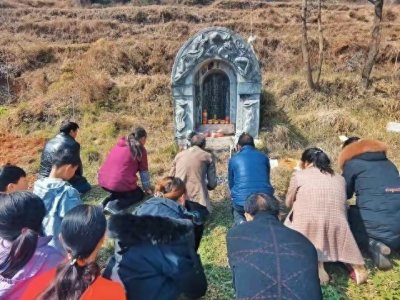 ​笑不活了！网友直呼“清明祭祖太幽默！祖先段子手回归！